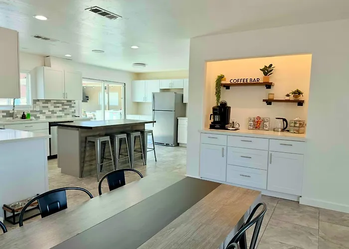 Endless Summer, Pool, Theatre, Boat Parking, Walk To London Bridge! * Lake Havasu City