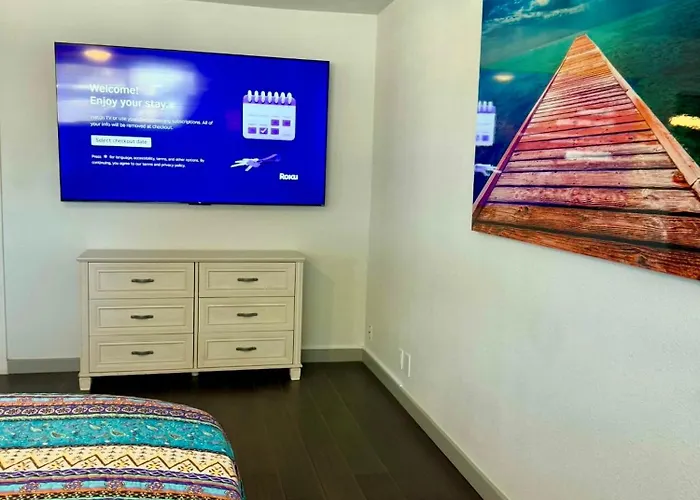 Holiday home Endless Summer, Pool, Theatre, Boat Parking, Walk To London Bridge! Lake Havasu City