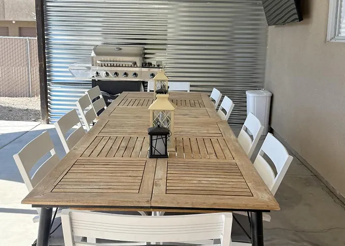 Holiday home Endless Summer, Pool, Theatre, Boat Parking, Walk To London Bridge! Lake Havasu City